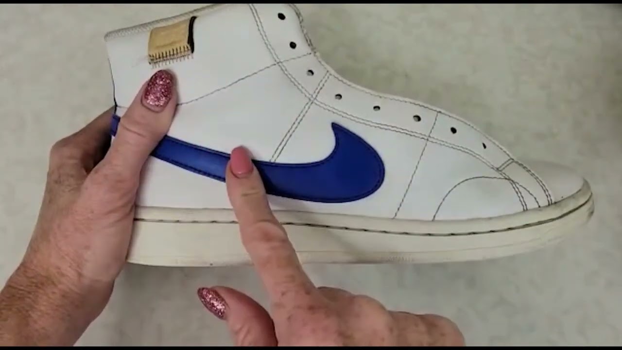 RE PAINTING WHITE LEATHER SHOES FIXING SCUFFS