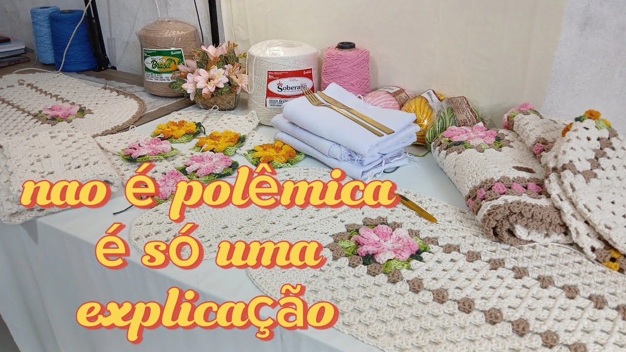 Tudo na cor Cru clientes estão pedindo modelo oval fácil com uma flor 🌸 @ESMERALDACROCHÊPASSOAPASSO 