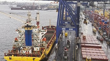 Unloading Then Loading Again – Span 51 Container Ship