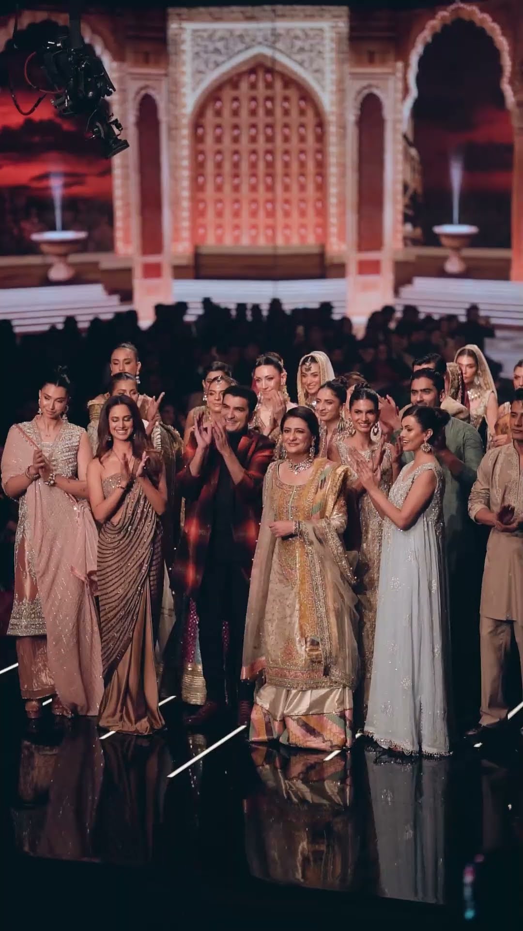 Mehdi’s luxurious collection at the 22nd NEO HUM Bridal Couture Week