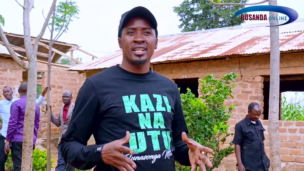 ZIARA YA NAIBU WAZIRI WA AFYA MH.JAFARI RAJABU SEF KATIKA KATA YA NYARUYEYE KIJIJI CHA MUHAMA.