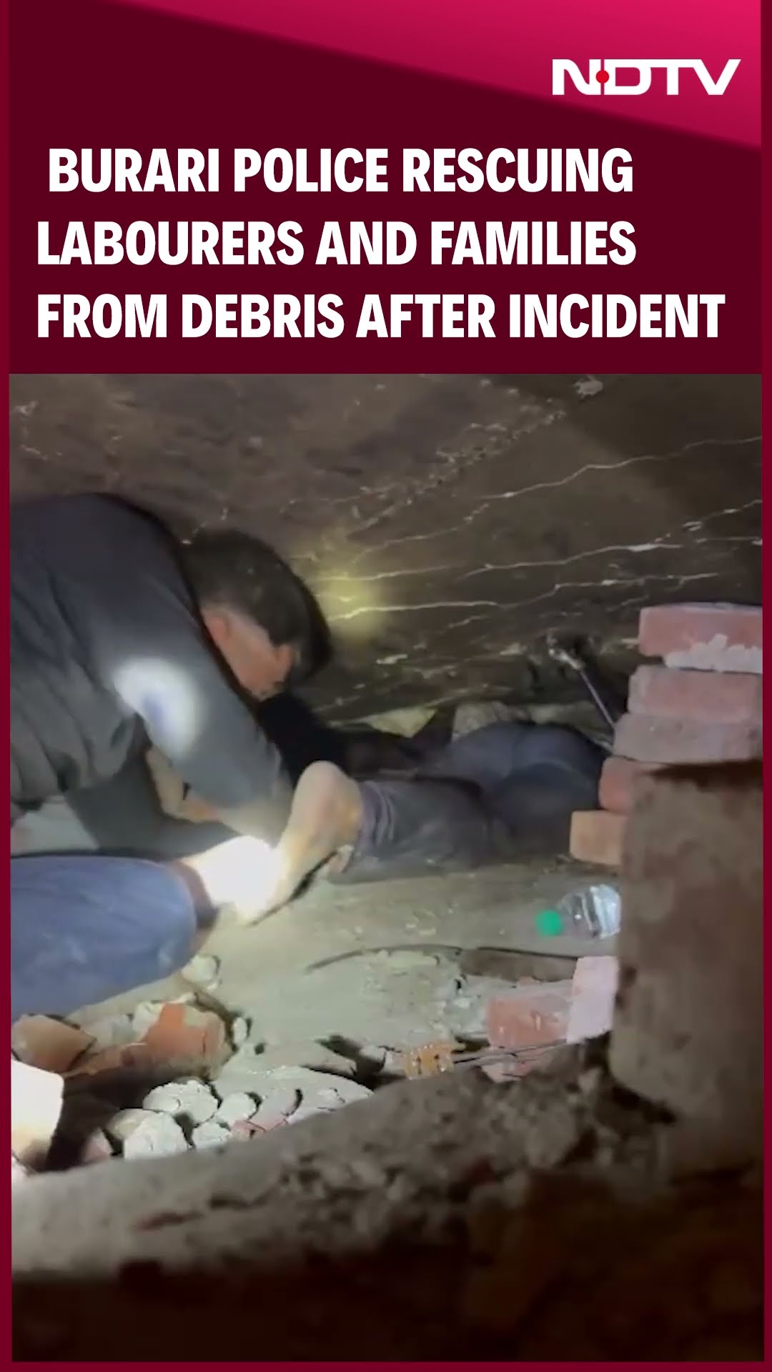 Burari Police Rescuing Labourers And Families From Debris After Incident