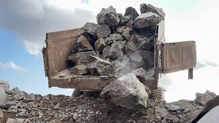 Top "Big Rock Crusher Machine: A Giant in Action"Big Rock Crushing: A Powerful Process"#stonecrusher