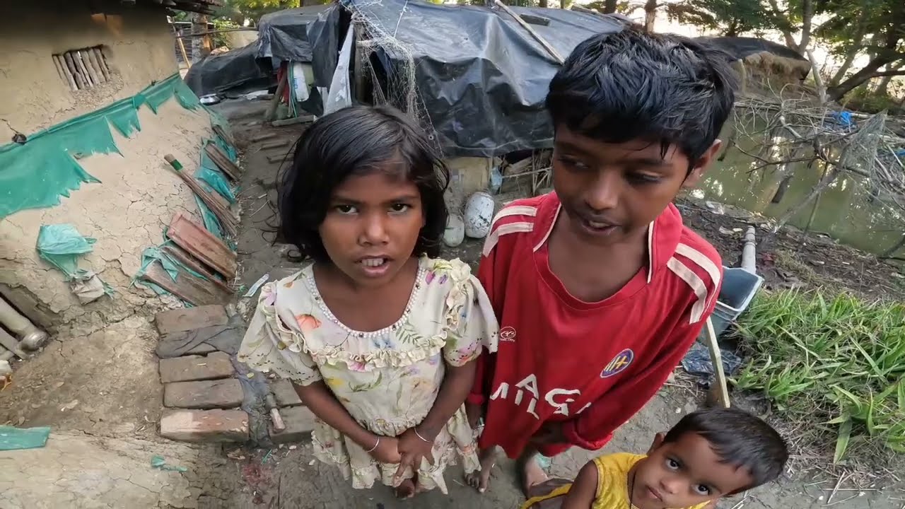 মা নিজের সন্তানকে ছেড়ে কি করে যেতে পারলো।