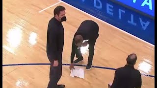 Luke Walton destroyed  the coaching board out of frustration