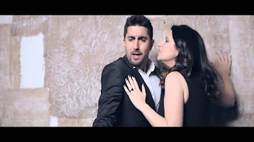 Laura Pausini - Donde quedo solo yo with Alex Ubago (Official Video)