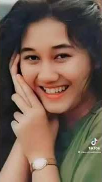 Teh Nike cantik banget kalo lagi tertawa😍