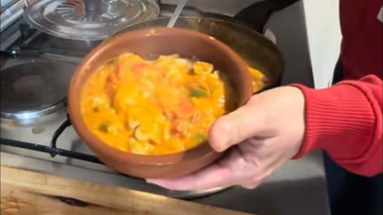 Manitas de Cordero en Salsa - Receta de la Abuela