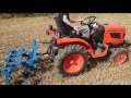 Micro tracteur Kubota B1220 vidéo déchaumage