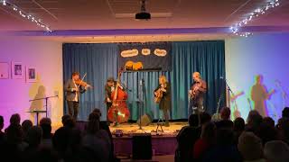Claire Lynch Band "North" plays OLD DANGERFIELD