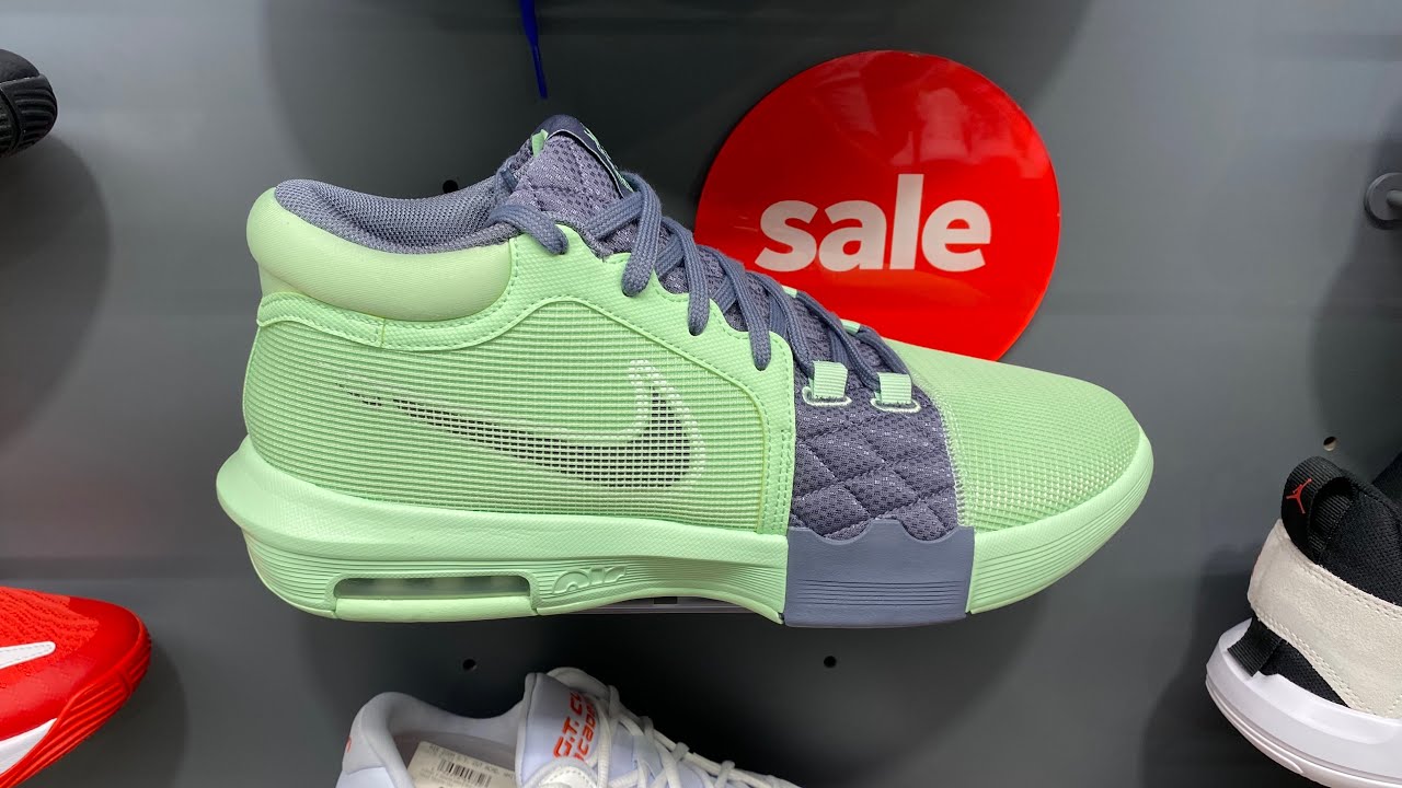 Nike LeBron Witness 8 (Vapour Green/Light Carbon/White 
