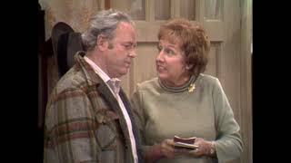 Archie and Edith Bunker meet the gays Resimi