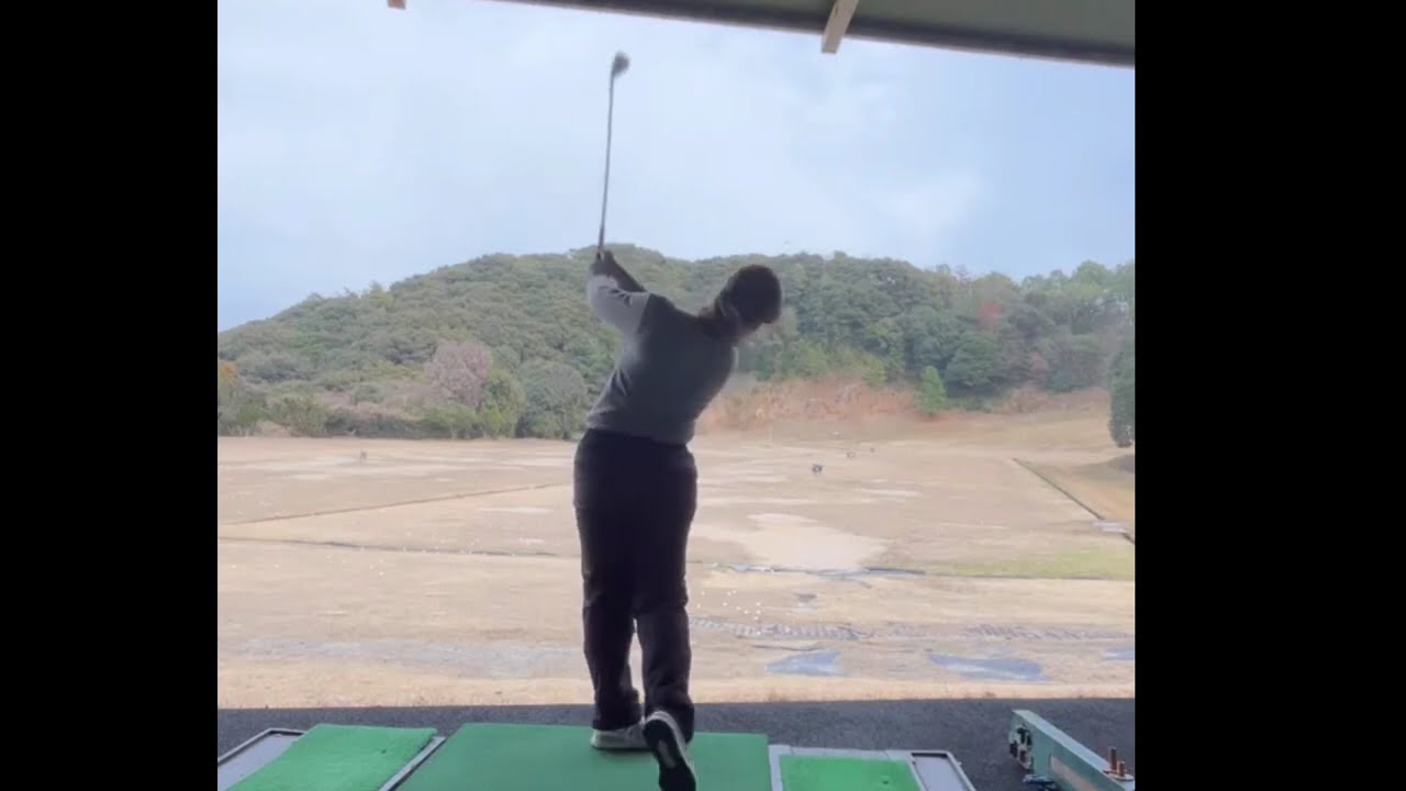 山田萌結プロ　50°-70yショット