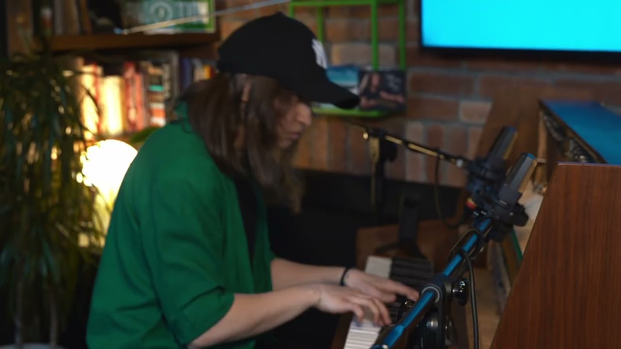 Smile of Clouds - Hania Derej (live session from Outriders Club, Warsaw)