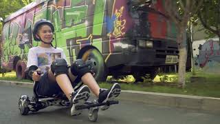 With the hoverkart you don't have to worry about the kids falling over