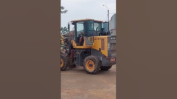 Máy xúc lật múc cát lên công nông  ba bánh#shorts