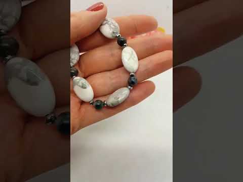 Елегантне кольє-чокер натуральне каміння кахолонг, лабрадорит, перламутр, видео 1