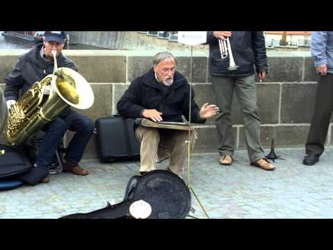 AMAZING WASHBOARD SOLO!!! -  Prague, Czech Republic