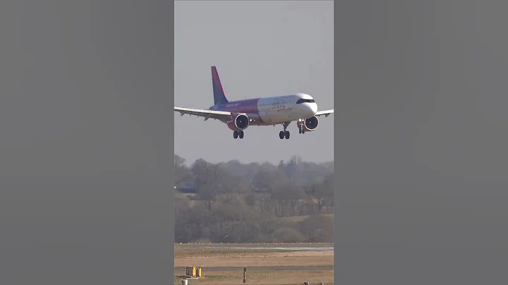 Wizz Air G-WUKZ Airbus A321NX at London Luton Airport #shorts #avgeek
