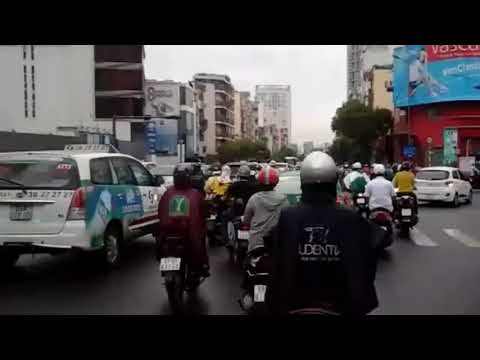 Video: Perjalanan Jalan Motosikal Yang Terbaik Di Jalan Ho Chi Minh Vietnam