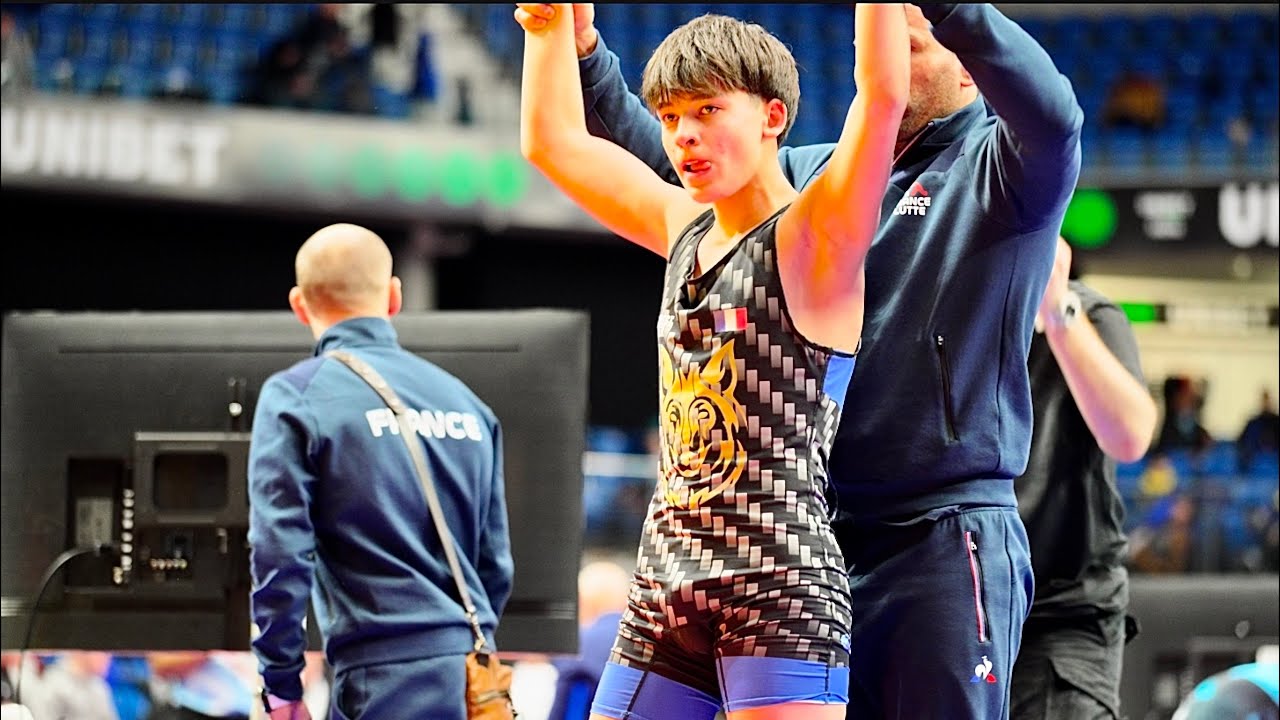 U17 N. Bovtun (UKR) vs O. Itaev (FRA). Freestyle 55kg youth wrestling.