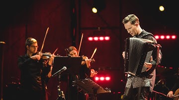 Galliano: Tango pour Claude, accordion & string orchestra