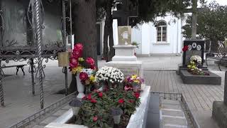 У могилы святителя Луки (Войно-Ясенецкого), архиепископа Симферопольского и Крымского
