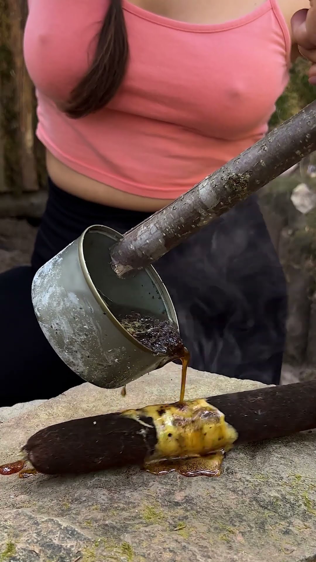BEAUTIFUL WOMAN knows what she's doing? #camping #survival #bushcraft #outdoors