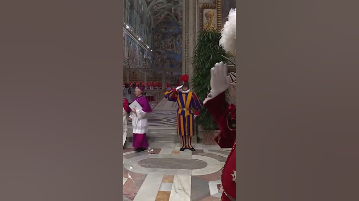 🔴 Subito dopo l'elezione, Leone XIV riceve l'applauso dei cardinali nella Cappella Sistina.