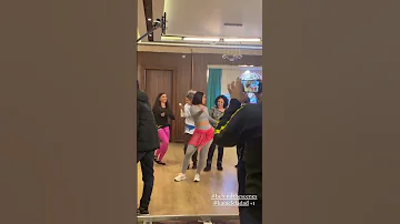 دينا الشربيني وإسعاد يونس وميمي جمال من كواليس رقصهم على أغنية موسى يا معدي في مسلسل كامل العدد 
