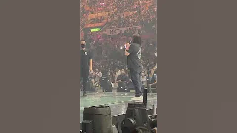 【Mirror演唱會意外】花姐現場指揮及道歉、現場觀眾爆喊！ - 天天要聞