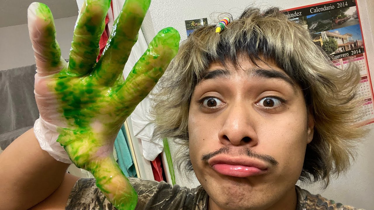 DYE my hair with me ASMR 🎨 🧖🏻‍♂️ (random triggers)