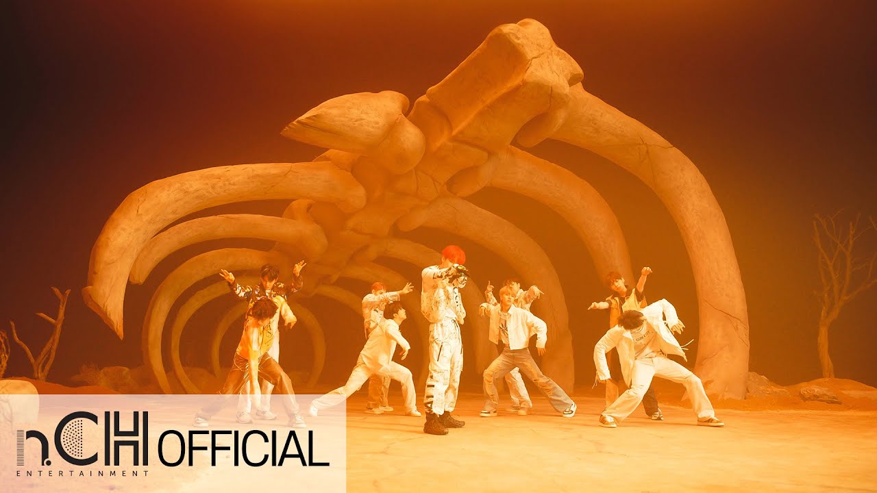 n.SSign(엔싸인) - '웜홀 (Wormhole: New Track)' MV (Performance ver