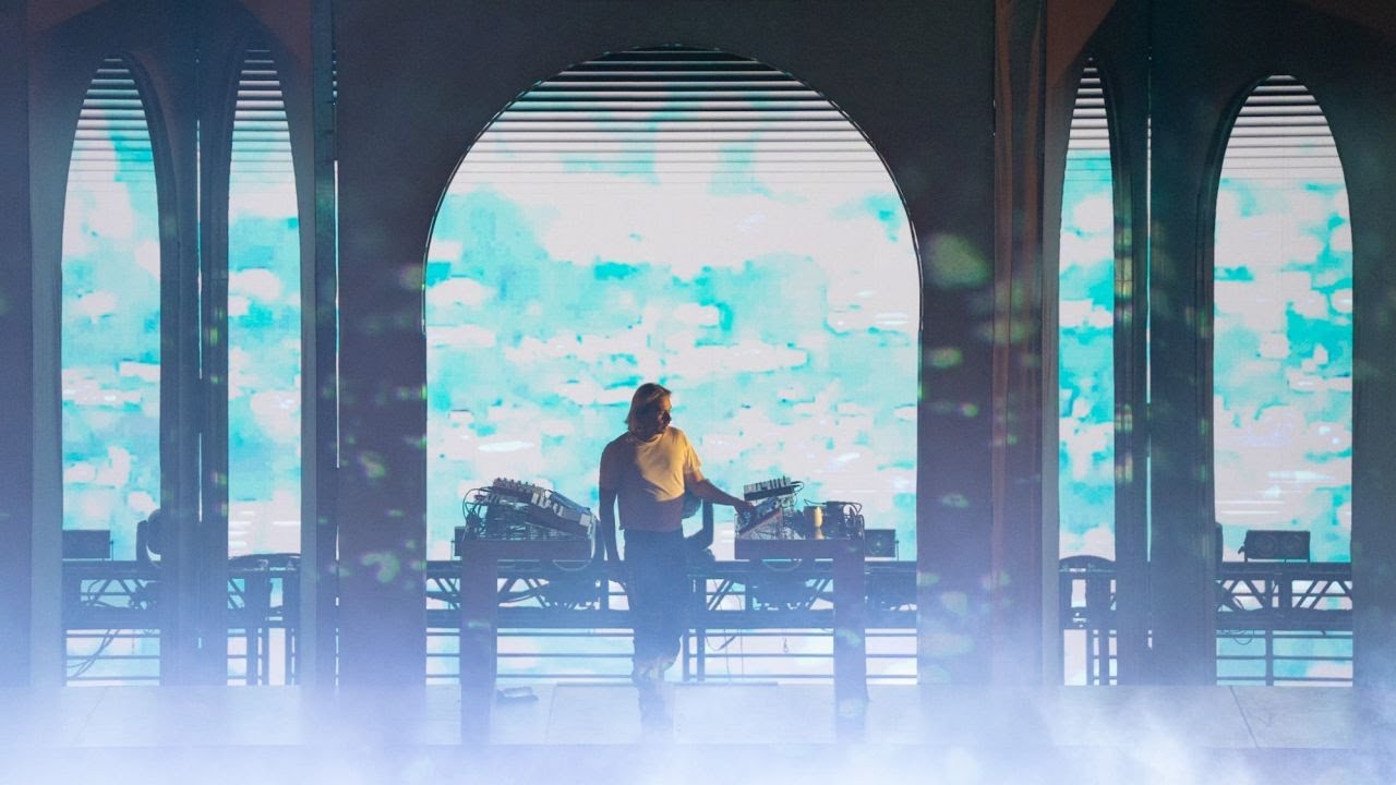 Flume & Chet Faker - Drop the Game [Official Music Video] - YouTube