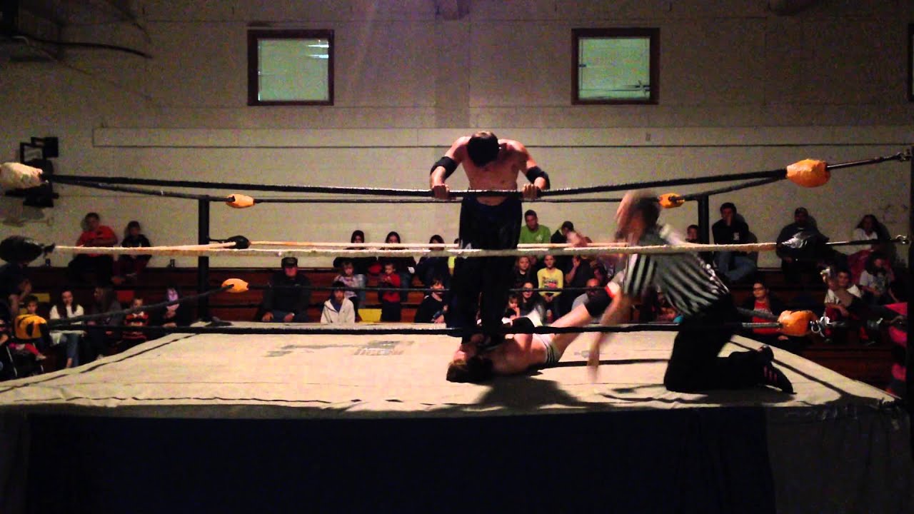SCW / The Real Man Bryen Douglas vs Wrestling Un'Mentionable/Halo