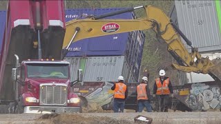 Derailed train cars removed from Wisconsin river