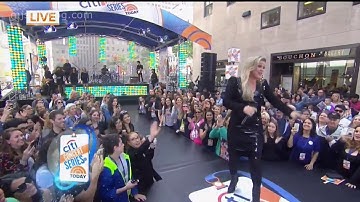 Kelly Clarkson performs Stronger Today