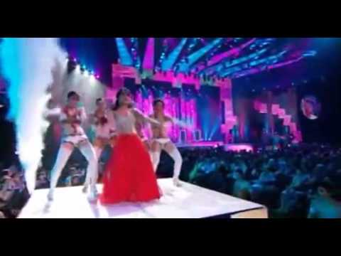 Priyanka Chopra performing at IIFA Awards 2011