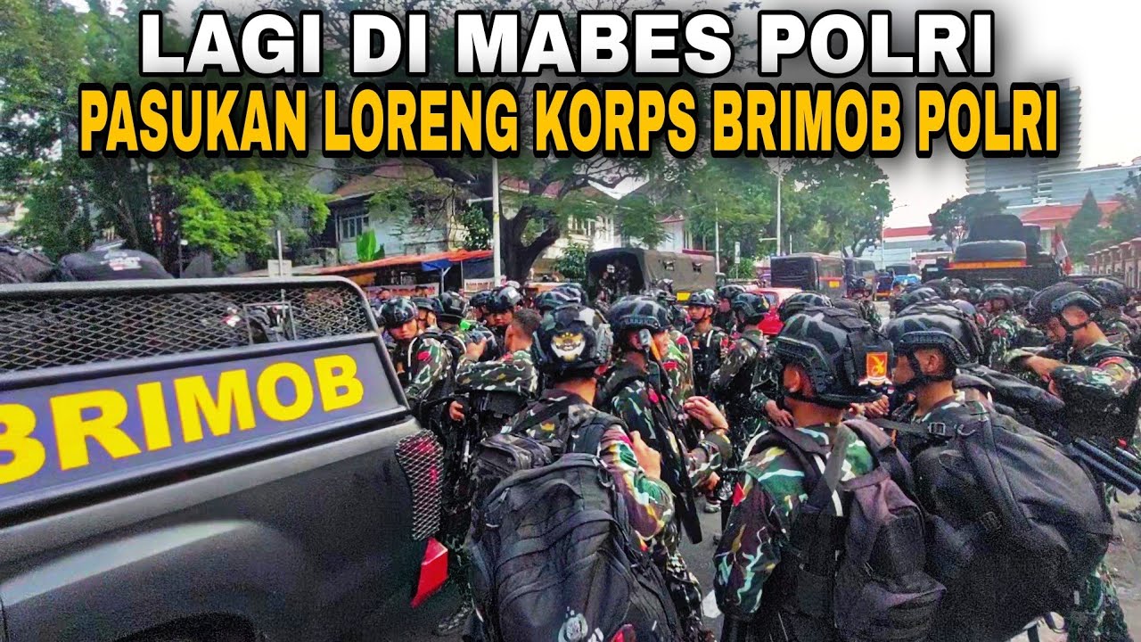 LAGI DI MABES POLRI GUYS. BERSAMA PASUKAN KORPS BRIMOB POLRI .