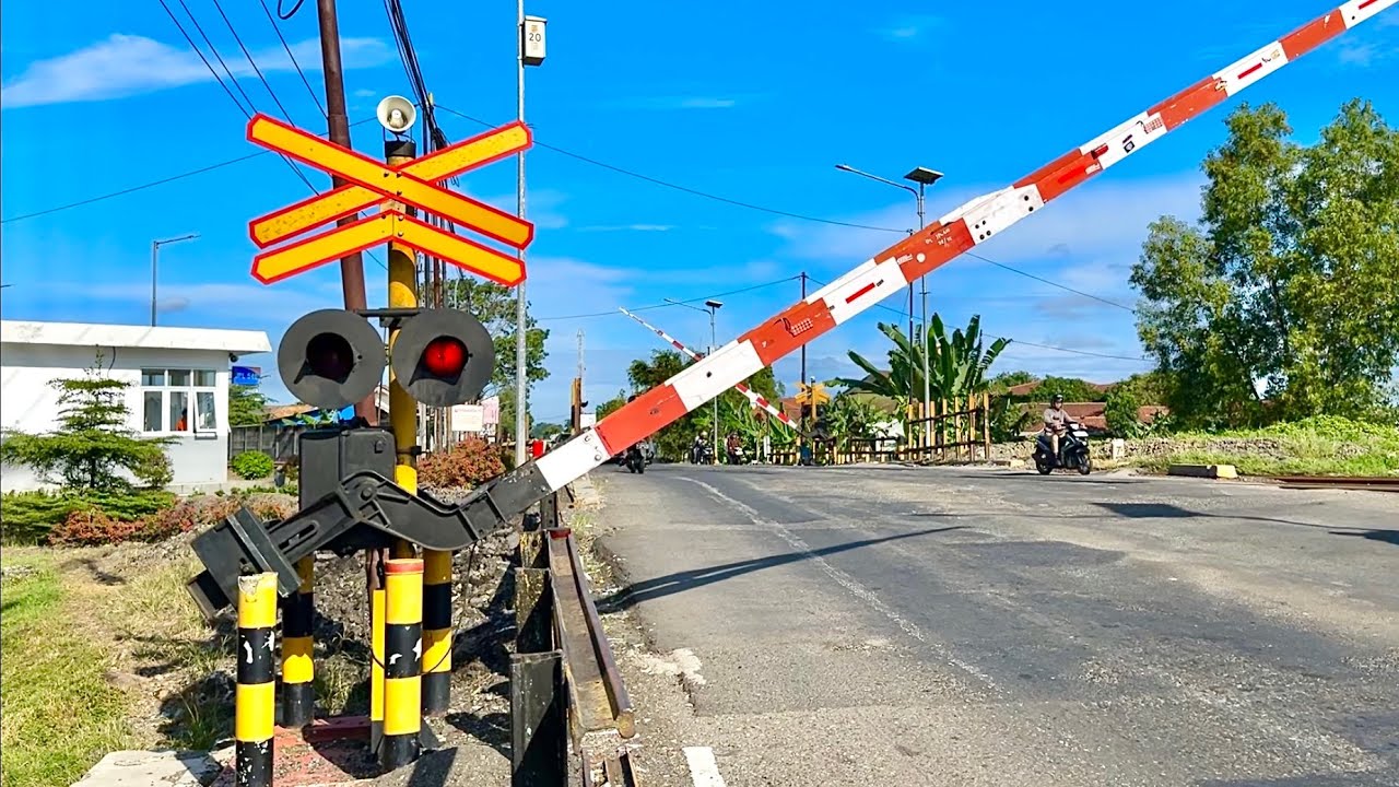Perlintasan Kereta Api Karanganyar Lintas Provinsi Kebumen, Jawa Tengah