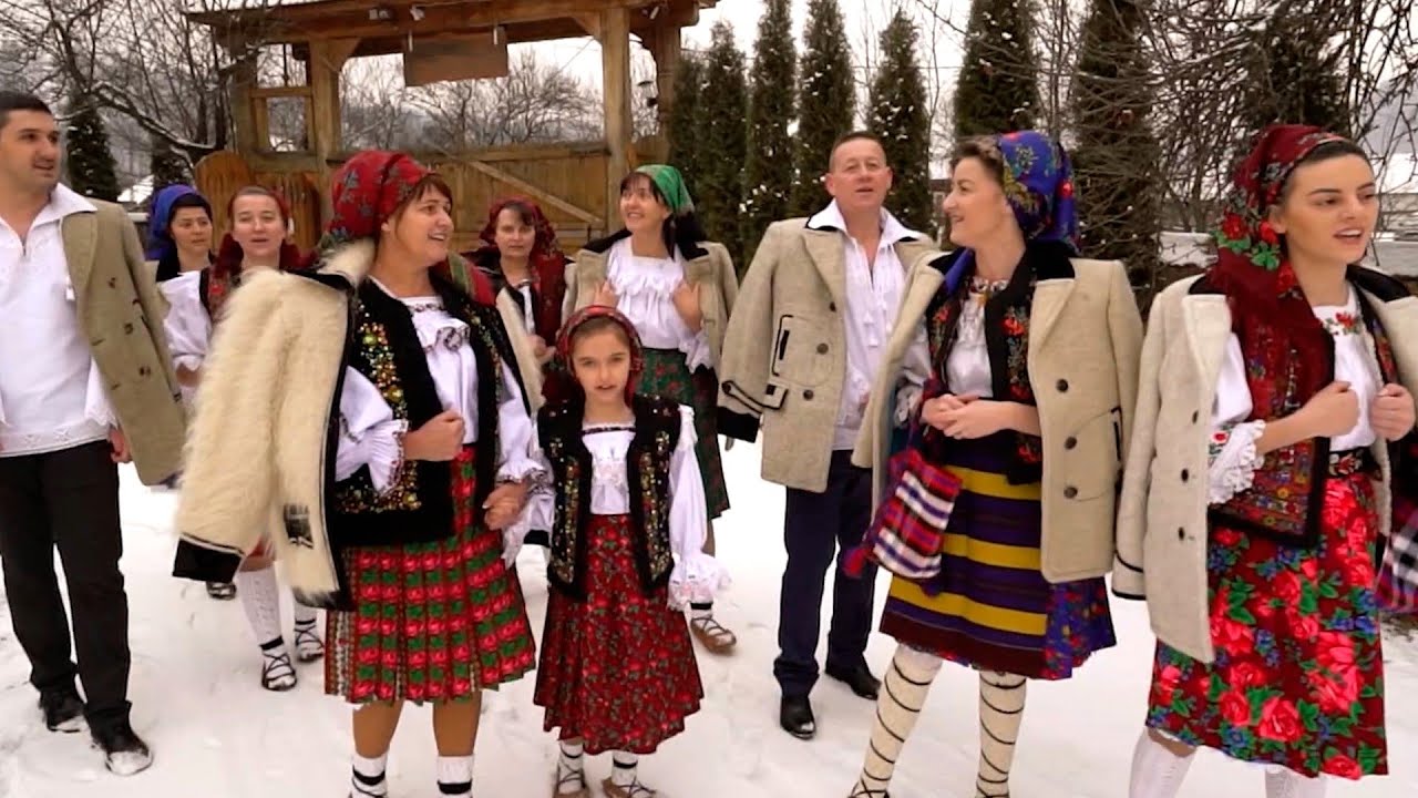 *Ce frumos ești Isus ce frumos*  Grupul de colindători de la Biserica BETEL Moisei