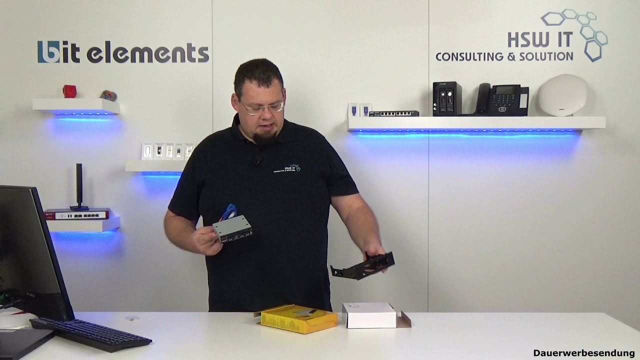 Delock 91493 USB 3.0 Card Reader mit USB Hub + Delock 18136 Einbaurahmen