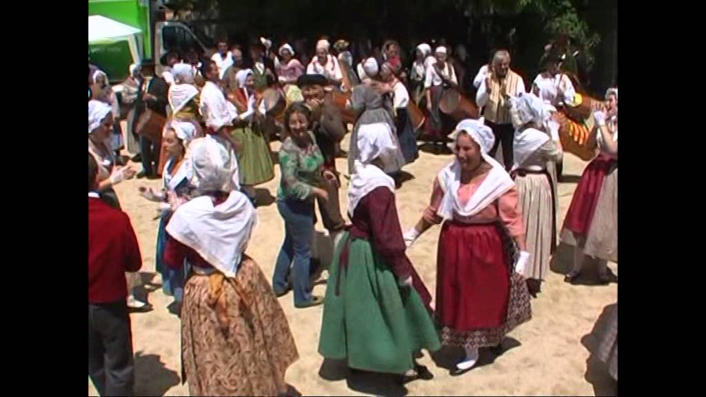 Danse folklorique provençale.