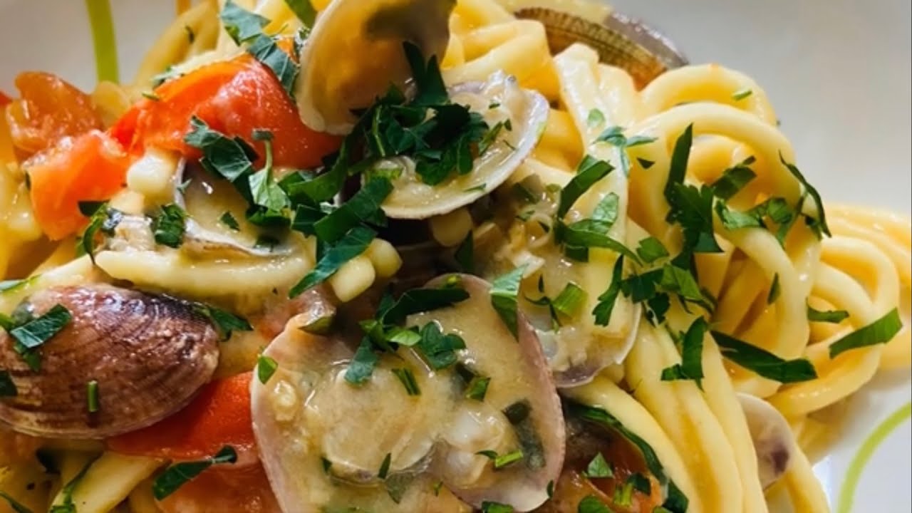 Scialatielli con vongole ,piatto tipico napoletano gustosissimo ma