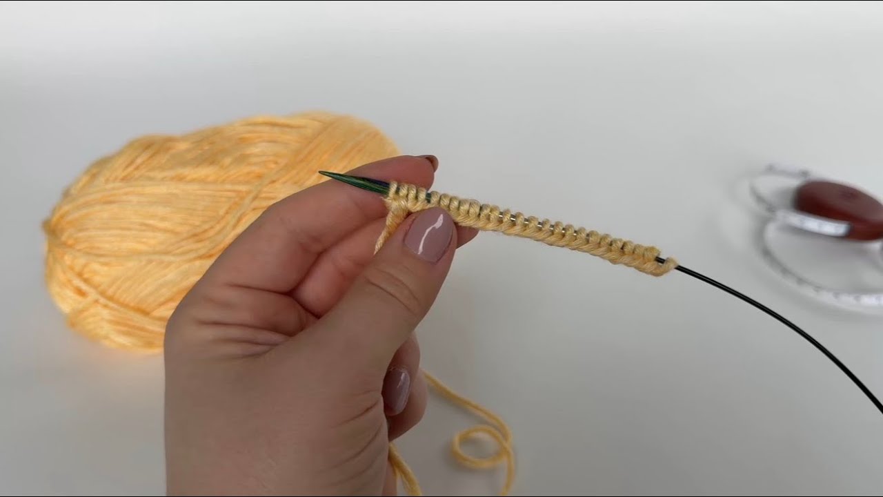 Long Tail Cast On Knitting Tutorial {Beginner Friendly}