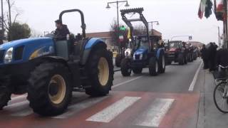 Festa del ringraziamento  di  Bolgare 2015  sfilata  trattori  4° video