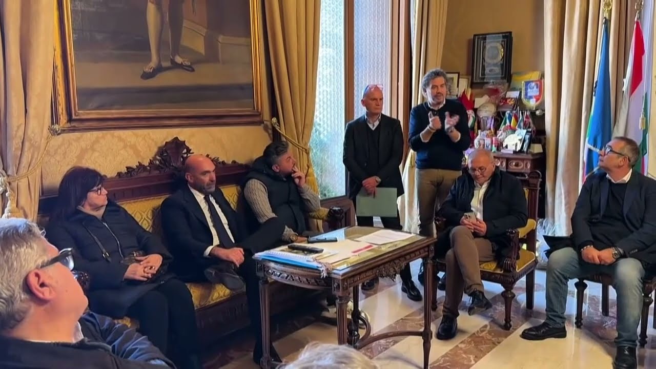 Un anno dal crollo via De Amicis, gli ex residenti: “Restituiteci i ricordi e gli oggetti personali”