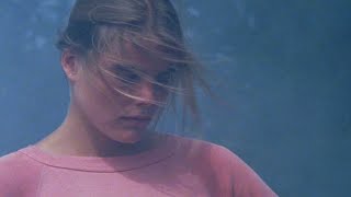 Planet - The Neighbourhood (music video) 
