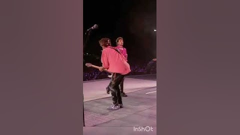 It s Only Rock And Roll, Keith Richards On Stage