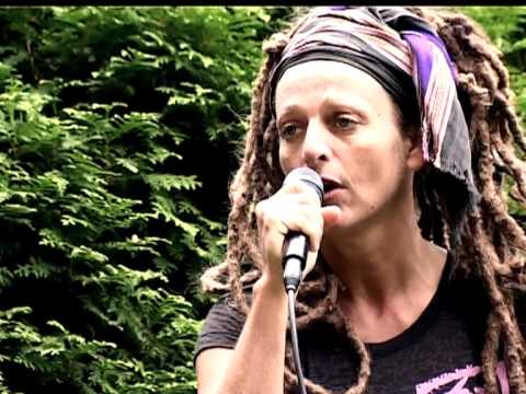 The SLITS -Fade Away- live from grove R.I.P Ari UP